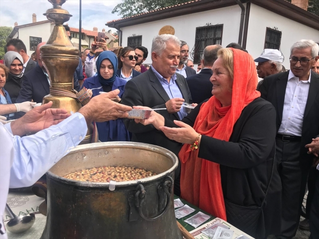 Mevlana'nın 811. doğum yıl dönümü dolayısıyla Konya'da etkinlik düzenlendi